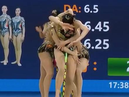 全运会艺术体操集体全能决赛,经过5带和3球2圈项目的比拼,四川队以总成绩102.150夺得金牌。#十五运 #全运会艺术体操