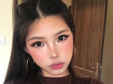 拒绝精致土!无复杂步骤,10min快速早八亚裔妆! #韩系亚裔妆 #亚裔妆容 #黄黑皮 #肿眼泡 #美妆 @DOU+小助手 @DOU+上热门