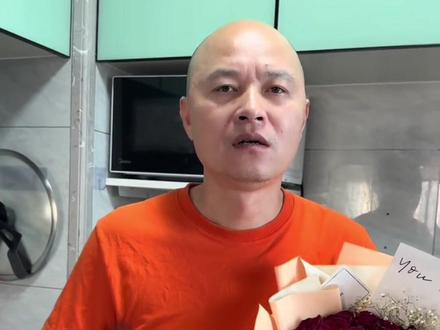 用铁钉在陶瓷碗底打洞,碗不碎 #这就是养花人梦中的花花世界 #玩游戏送真花 @我的花园世界小游戏