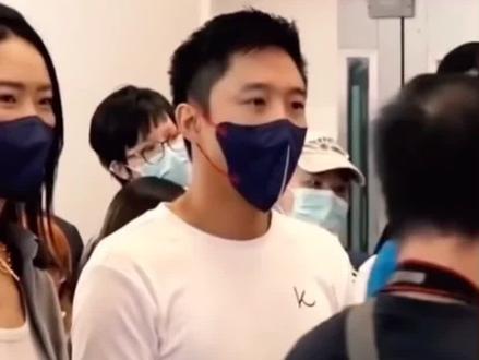 郭晶晶在霍家人眼里如何呢?#霍震霆#郭晶晶#霍启山#热门