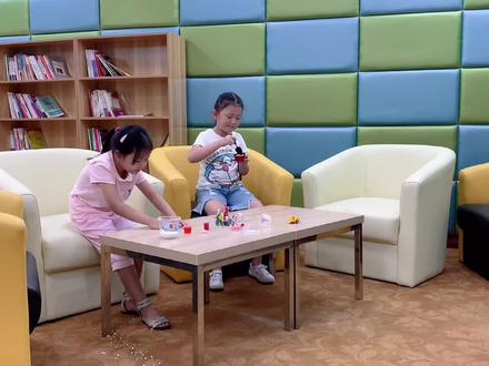 #安全教育 #法律宣传 家长朋友们一定要注意,“水晶泥”类的玩具含有有毒物质!孩子们在玩耍后一定要洗手!