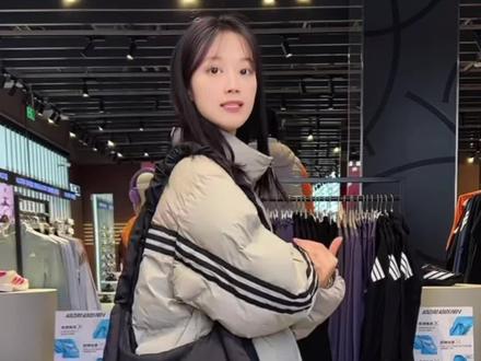 adidas/阿迪达斯 三叶草 黑色云朵包手提单肩包情侣包 中号JP0145
#创作灵感