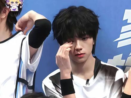 小杰呀 你每天就让我们来串联你的暗恋小故事(部分素材:橹穆予慧)#豚兔 #oc