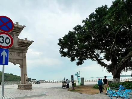 野狸岛(名亭公园)是珠海市区紧邻情侣路、坐落地标日月贝的近海免费海岛公园,可环岛骑行、登山观海,是市民休闲与游客打卡的城市滨海秘境。
#我要上热门 #有文化底蕴的海边城市