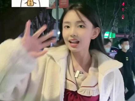 ❤️甜甜的🍓草莓蛋糕 记录生活小伙伴们周末快乐 感谢一路陪伴❤️💕宋小睿 #宋小睿 #草莓蛋糕 #记录真实生活 #母女 #