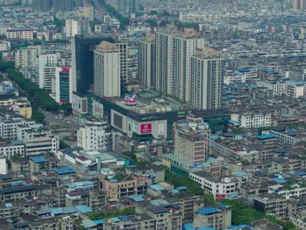 身为一名当代眉山人,为此感到特别的骄傲和自豪,更为三苏文化而叹服!#航拍眉山 #城市全景