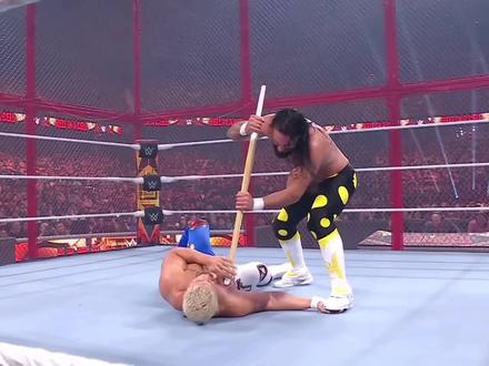 WWE美国噩梦科迪罗兹,被赛斯揍的最惨一次,伤口上被捅成马蜂窝#wwe #摔角 #赛斯罗林斯 #科迪罗兹