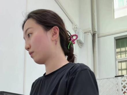 陕西女娃打工干饭的一天 #吴老臭#吴琪步友#萌萌吴琪步友#陕西女娃