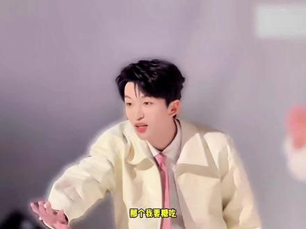 《论黄凡在春晚幕后到底扮演了多少角色》
#春晚#春晚花絮#快乐小马 #黄子弘凡