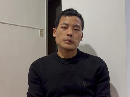 “刀疤哥”退出荒野求生挑战赛
本人回应:本不想退赛 是医生经过综合考量
“好兄弟苗王 加油 接下来看你的了”#刀疤哥 #刀疤哥退赛首次回应 #七星山杯 #荒野求生