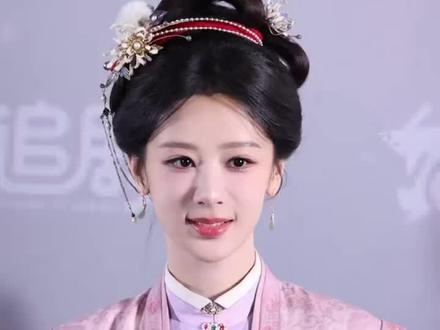 #杨紫 身穿戏服来家业央视追剧团#家业 #李祯 @DOU+小助手