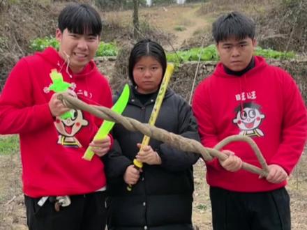 (第十一集)你们有没有用木头来制作过玩具刀?#童年回忆