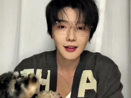 游主任看三人跳舞的reaction留出…… #pumpit