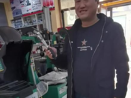 购买工具就要购买品质过硬,售后有保障,服务网点多的品牌,世达工具,终身保用!