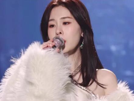 #张碧晨cr: Palpitate丨张碧晨现在直拍(笼)#张碧晨现场live #慕思宠粉之夜 #张碧晨开口跪 #笼 @张碧晨Diamond