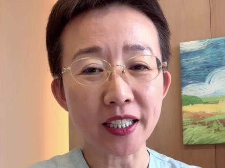 别踩雷!娃便秘别喂香蕉。3个低成本方法助通便 宝宝便秘拉臭像挤牙膏,脸憋通红还哭唧唧?很多家长第一反应喂香蕉,其实越喂越坑!今天分享3个家家都有的低成本妙招,不用花钱买补品,轻松帮娃顺畅排便,赶紧试试!#宝宝排便困难 #宝宝便秘小妙招 #育儿经验分享 #科学带娃