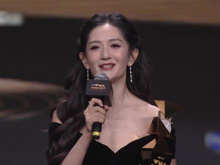 谢娜演唱会倒计时,进场彩排并透露嘉宾特征,杨紫送花篮好会说话 #谢娜 #杨紫 #谢娜演唱会 #演唱会 #娱乐评论大赏