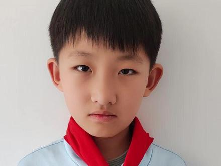 小学生系红领巾 #红领巾的正确系法 #红领巾