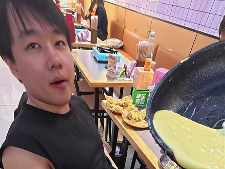 肌肉男吗,有的意思#芝士就是力量 #阿朴社长芝士排骨 #vlog十亿流量扶持计划