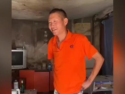 河南酒神醉狼去世,年仅46岁,每天三四瓶,家贫如洗留下两个女儿