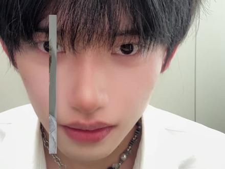 王嘉尔同款三七侧背
#南京理发师#王嘉尔同款发型 #三七侧背