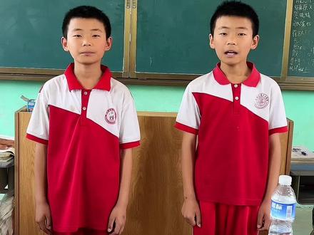大家好,我们是相声界的一个小学生《反正话》您多指教。(紧张的一周过去了,学习之余,哥俩给大家松松气,第一遍惹的哄堂大笑,大家都因为没录下来感到可惜,所以就有了这第二遍,虽不如第一遍精彩,但您听 一乐)#腼腆害羞内向社恐文静小男孩 #班主任视角 #白龙马兄弟 #中国话博大精深
