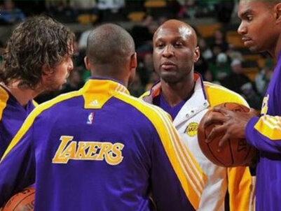 09、10年湖人阵容如何?这两连冠太不容易了 #科比 #湖人 #dou是球评人