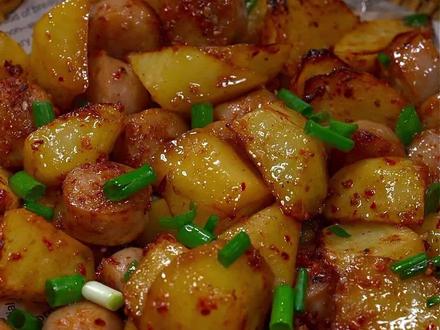 #如果你有一个空气炸锅 教你做大小朋友都特爱吃的土豆火腿,在家一定要做起来!#空气炸锅美食 #土豆火腿 #烤土豆