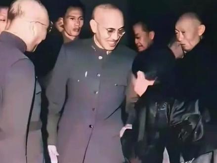 杜月笙辉煌时有3000万银元,相当于如今多少钱?算完才知他多 #内容启发搜索 #军事爱好者 #军事科普 #人文星闪耀计划