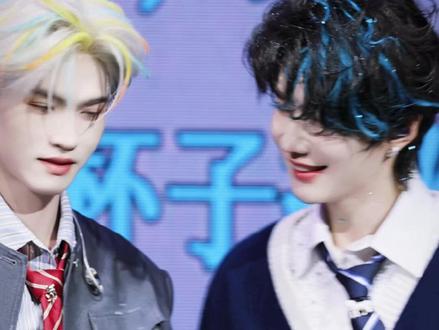 好顺手的扣扣子
#郝熠然 #云旗