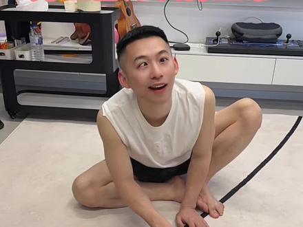 男主真的是角色演绎,请勿嘲笑🤣@主持人 高仁 #萝卜纸巾猫咪 #搞笑 #情侣日常 #内容太过真实