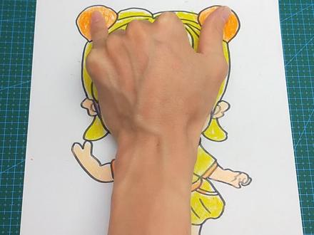 挑战用手掌放在纸张手绘叶罗丽亮彩Q版卡通画,画法简单的走势图