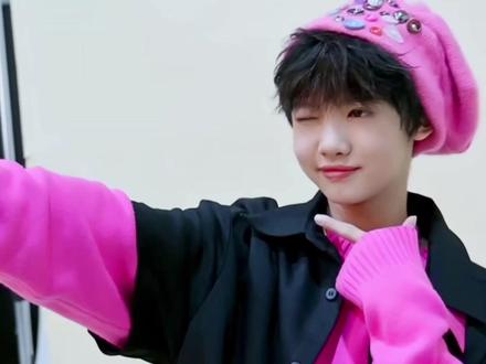 昨天在考古的时候发现这个小样咋这么灵动呢#张奕然 #TF家族 #样哥 #古灵精怪 #宝贝 感谢素材来自@异日界定
@赤道童话_张奕然 @Flammability奕爆-张奕然