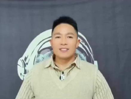 #我要上热门 1. 打开抖音,点击右下角“我”;
2. 点击右上角三个杠,进入设置;
3. 上滑找到“个人信息管理”;
4. 关闭“个性化内容推荐”开关,确认关闭后,“推荐”即刻变“探索”!
快去试试,让你的抖音世界从此充满新惊喜~ #抖音技巧 #知识分享#涨知识 #抖音设置 @抖音小助手 @DOU+小助手