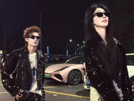 干啥呢
#gentlemаn #双人舞
#琦少 @小透明🫧