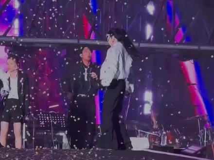 #热门 5.23《宇宙超级无敌大》天津改编版开场! 忽略激动的尖叫声#王源 #演唱会神级现场#王源天津演唱会 #这个世界不能没有演唱会