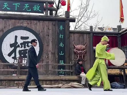 老嫂子肖青天斗舞#万岁山 #肖青天#万岁山老嫂子