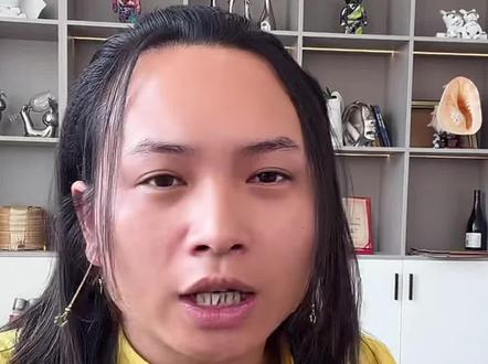 小油花介绍了一下她大女儿#憋住不准笑