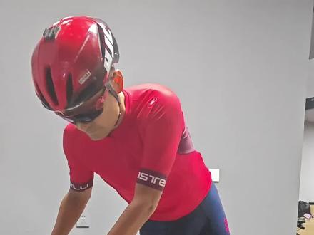 排导亲自演示Wahoo KICKR ROLLR 骑行台,可连接zwift等骑行软件,最主要可以免拆后轮,骑行季节无缝切换#骑行台功率训练 #公路自行车