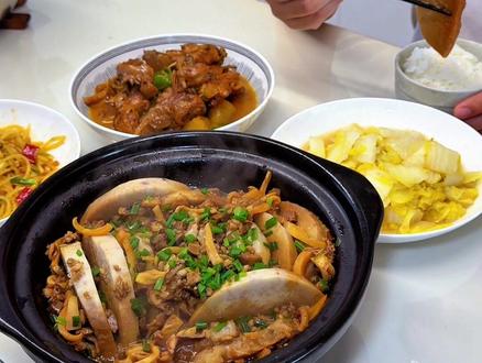 降温了,来一锅香喷喷的芋头煲吧! #美食教程