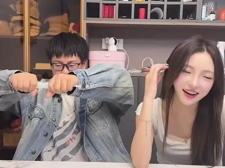 当我和弟弟克克计较 #搞笑 #小龙同学和赵老师 #沙雕日常