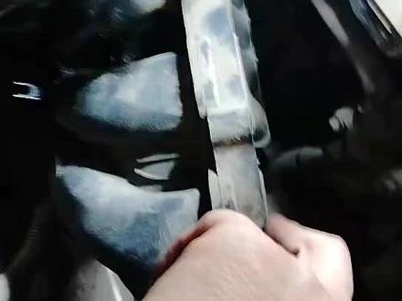 更换爆震传感器!#汽车保养与维修 #汽车维修