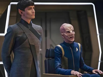 这个枪没瞄准镜怎么瞄准? #星际迷航 #精彩片段 #影视剪辑