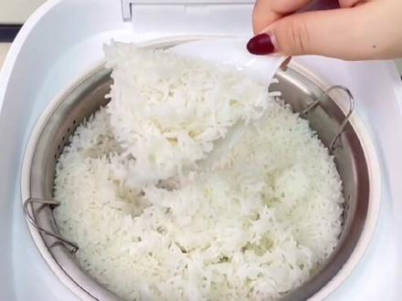 给爸妈新买的 摩动低糖#电饭煲 米汤 分离,减糖不减营养!操作简单,老人也会用,有这方面需求的可以备上一个#厨房好物 #电饭煲