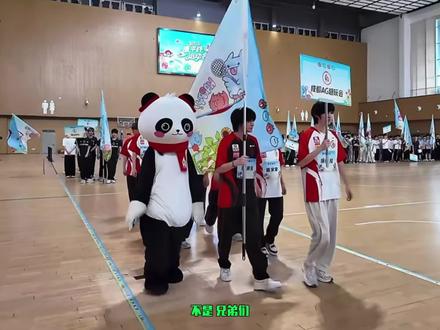 狼队开场暴击32强入场介绍,胖皇实锤点名狼队干饭强#2026康平路运动会 #2026王者荣耀挑战者杯 #KPL #王者荣耀