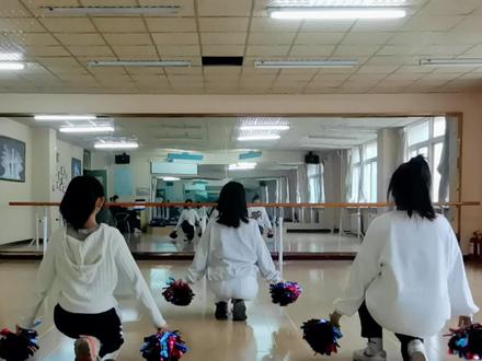 在平凡的烟火中修炼快乐的灵魂#青春校园 #爵士啦啦操