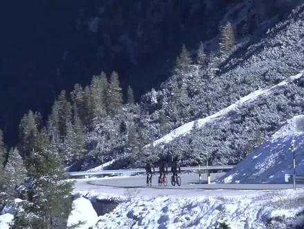 冬天骑行应该怎么穿?如何穿才能更保暖#自行车 #公路车