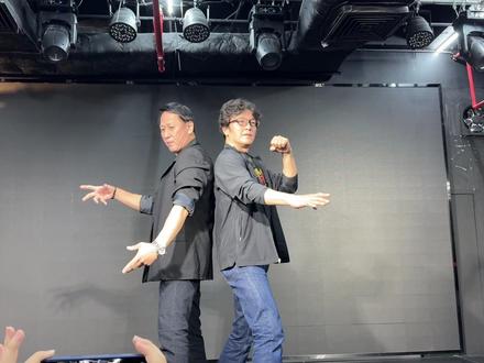 权藤俊辅,中村浩二见面会,又见二叔,这次连权藤叔也见到啦,迪迦戴拿盖亚的所有形态齐活了,视频结尾还有二叔一对一教你如何摆标准的量子流线#迪迦奥特曼 #戴拿奥特曼 #盖亚奥特曼 #权藤俊辅 #中村浩二