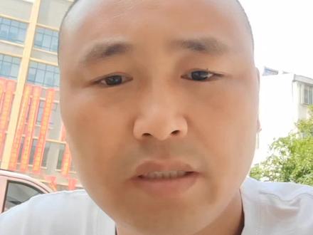 三轮车车把一边偏',是怎么回事