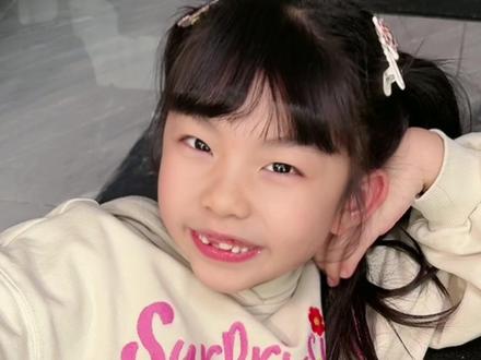 当我女儿是一个老自媒体人… #90后带娃 #萌娃